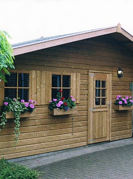 Tuinhuis 5.50 x 2.30 meter met Kennel 2 x 2,3 meter De Aalscholver