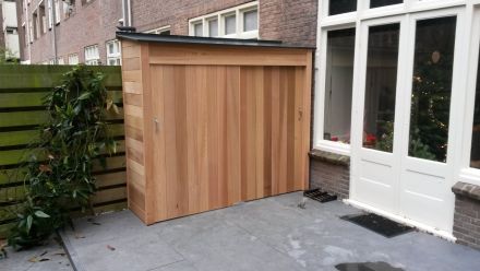Tuinkast 110 x 205 x 200/210 cm (buitenmaat)