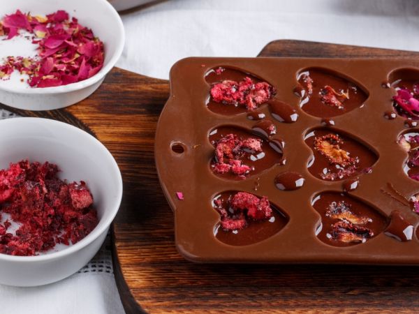 Chocoladeworkshop: Maak chocolade met eetbare bloemen!