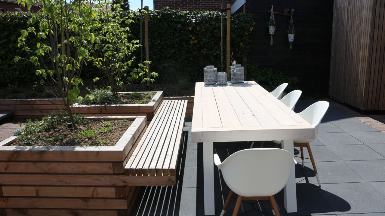 "Chillen,eten,spelen en genieten in deze kleine moderne TUIN" De