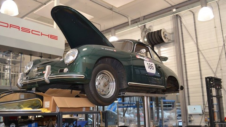 Sfeer impressie bedrijfsbezoek Porsche Centrum Heteren