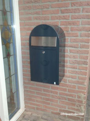 Bobi Grande Zwartblauw ral 5004 met RVS klep
