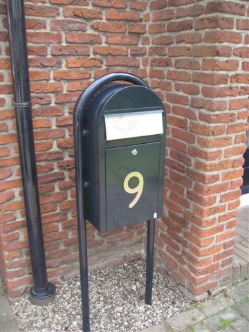 Bobi Grande Zwartblauw ral 5004 met RVS klep