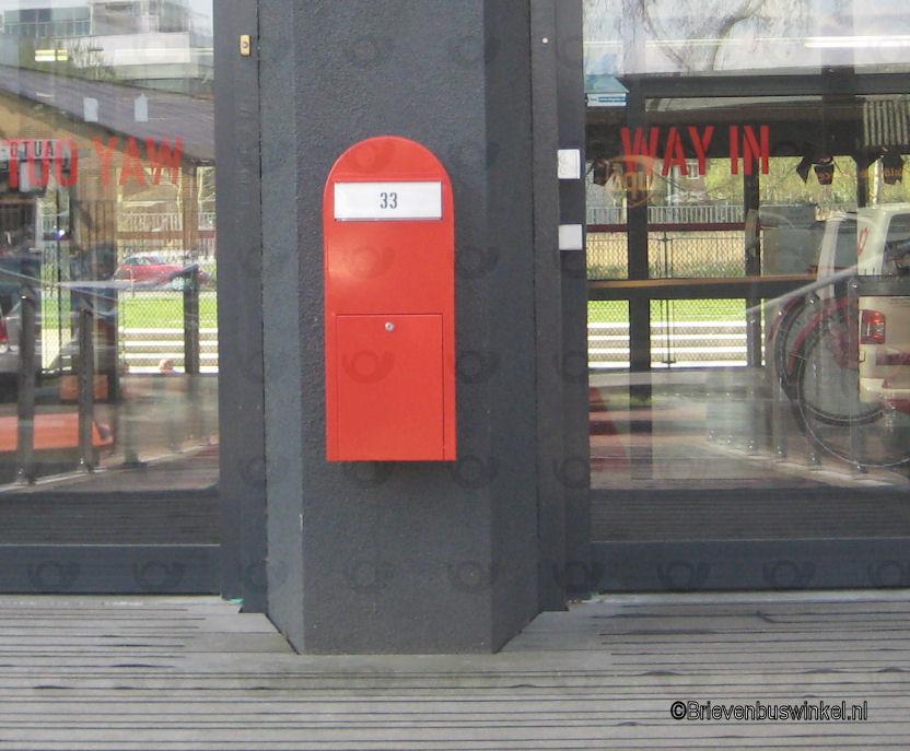 Bobi Jumbo Helderrood ral 3001 met RVS klep