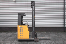 Schubmaststapler 1.500 kg