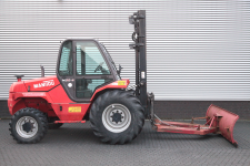 Ruw terreinheftruck 3.000 kg