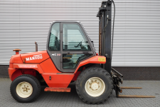 Rough Terrain Forklift 3.000 kg
