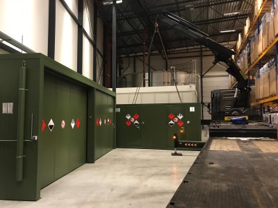Een brandwerende opslagcontainer K40 Chemie Fireguard en een brandwerende inloopkluis type 7-2C